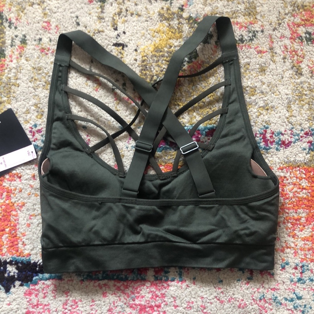 Victoria’s Secret strappy front sports bra - Picture 3 of 4